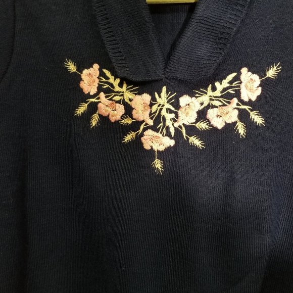 Pitlochry Scotland Navy Floral Embroidered Sweater - Picture 2 of 5